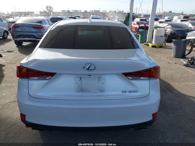 Lexus IS 300 2019 JTHBA1D22K5088772 Image 16