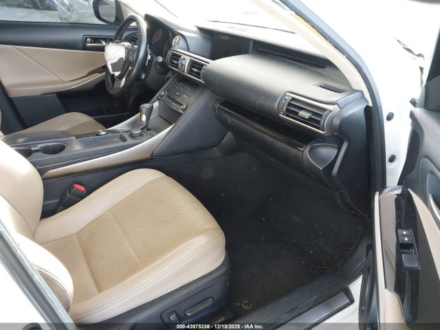 Lexus IS 300 2019 JTHBA1D22K5088772 Image 5