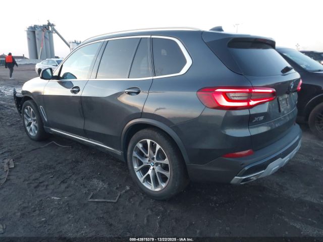 2019 BMW X5 5UXCR6C57KLL51582 Photo 2