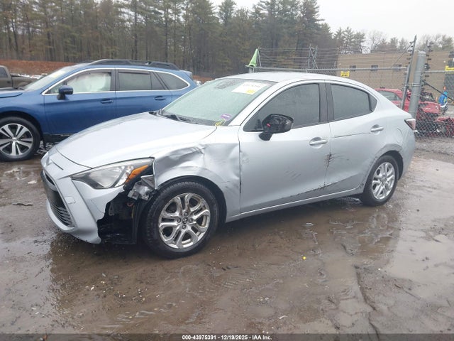 2017 Toyota Yaris Ia მანქანა იყიდება აუქციონზე, vin: 3MYDLBYV0HY172617, აუქციონის ნომერი: 43975391