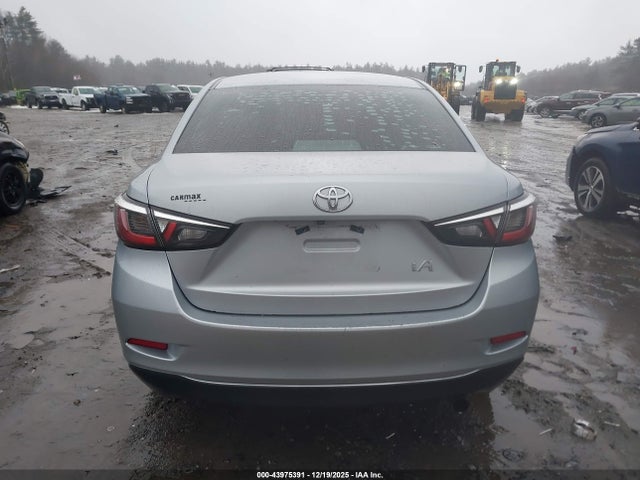 2017 Toyota Yaris Ia მანქანა იყიდება აუქციონზე, vin: 3MYDLBYV0HY172617, აუქციონის ნომერი: 43975391