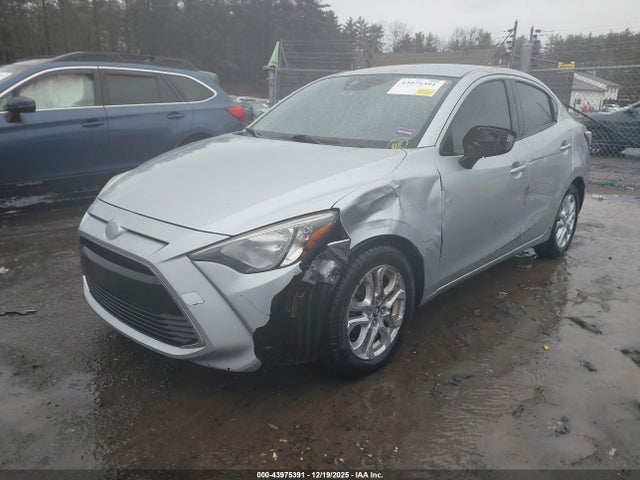 2017 Toyota Yaris Ia მანქანა იყიდება აუქციონზე, vin: 3MYDLBYV0HY172617, აუქციონის ნომერი: 43975391