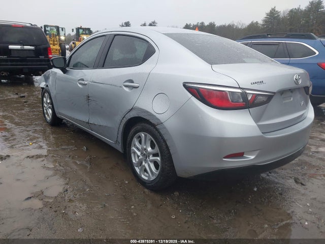 2017 Toyota Yaris Ia მანქანა იყიდება აუქციონზე, vin: 3MYDLBYV0HY172617, აუქციონის ნომერი: 43975391