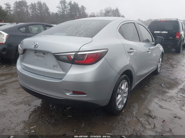 2017 Toyota Yaris Ia მანქანა იყიდება აუქციონზე, vin: 3MYDLBYV0HY172617, აუქციონის ნომერი: 43975391