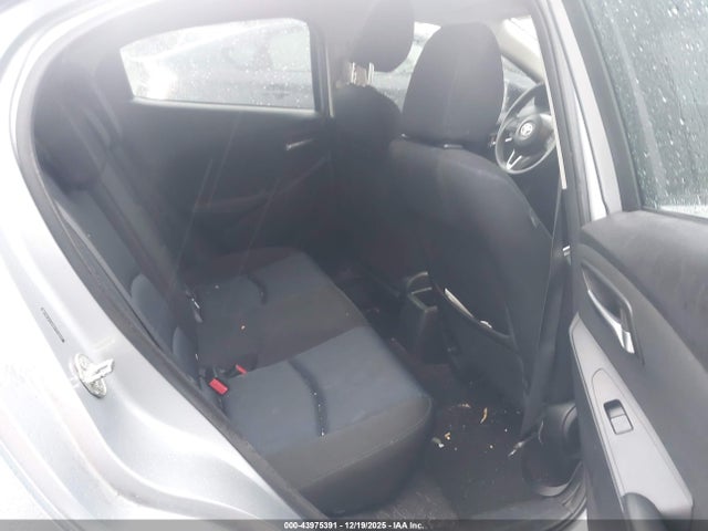 2017 Toyota Yaris Ia მანქანა იყიდება აუქციონზე, vin: 3MYDLBYV0HY172617, აუქციონის ნომერი: 43975391