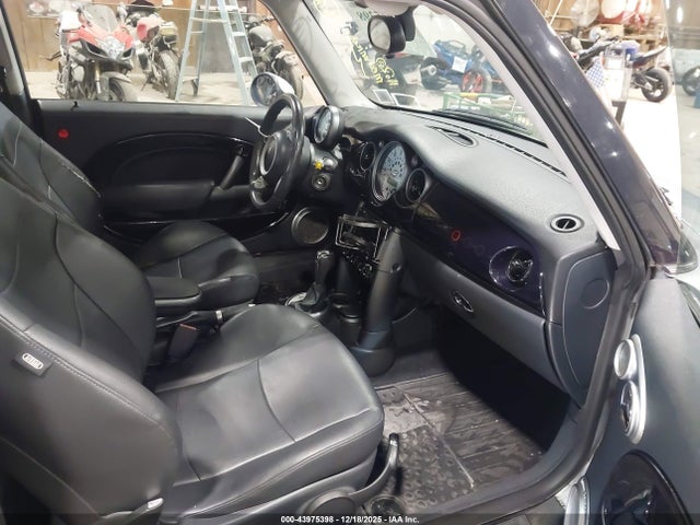2006 MINI COOPER WMWRC33596TK19017 Photo 4