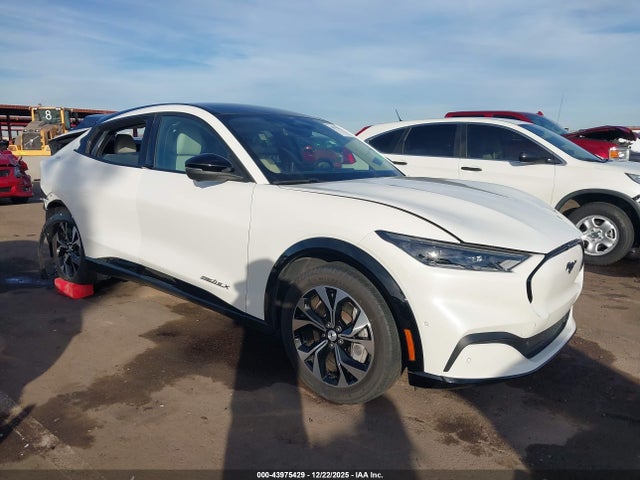 Ford Mustang Mach-e Premium 2023 3FMTK3R76PMA39512 головне зображення