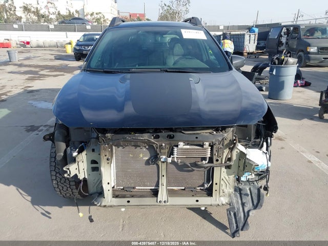 4S4BTGSD8R3162894 Subaru Outback Wilderness
