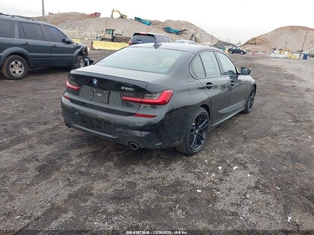 2022 BMW 330I 3MW5R7J03N8C31925 Photo 3