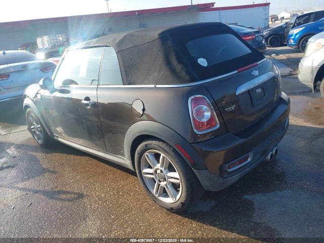2011 MINI COOPER S WMWZP3C53BT249516 Photo 2