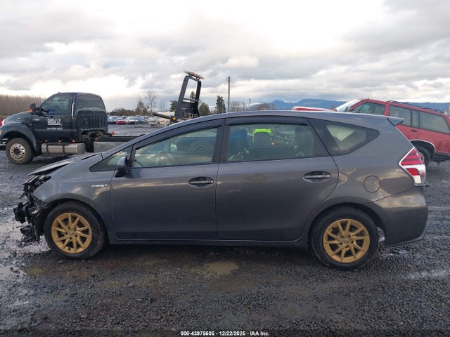Toyota Prius V Four 2017 JTDZN3EU0HJ065653 Image 15