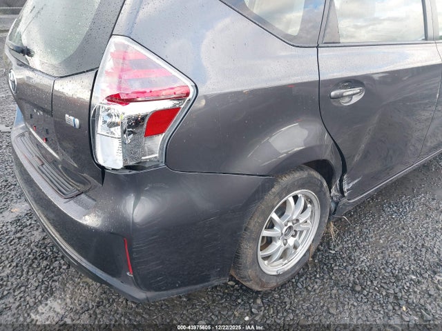 Toyota Prius V Four 2017 JTDZN3EU0HJ065653 Image 18