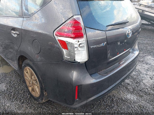 Toyota Prius V Four 2017 JTDZN3EU0HJ065653 Image 19