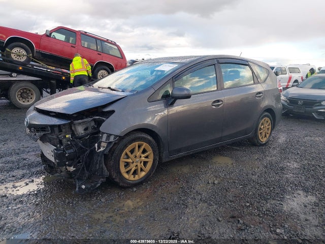 Toyota Prius V Four 2017 JTDZN3EU0HJ065653 Image 2