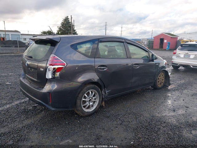 Toyota Prius V Four 2017 JTDZN3EU0HJ065653 Image 4