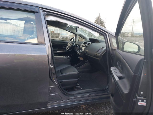 Toyota Prius V Four 2017 JTDZN3EU0HJ065653 Image 5
