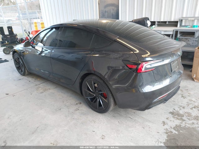 2025 TESLA MODEL 3 5YJ3E1ET0SF057813 Photo 2