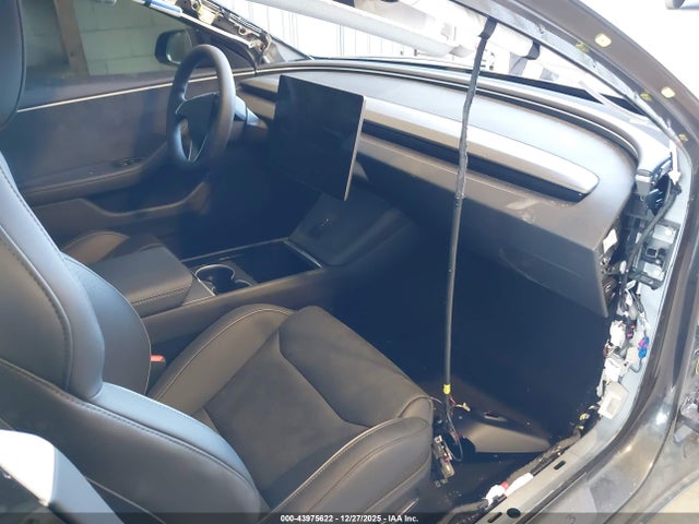 2025 TESLA MODEL 3 5YJ3E1ET0SF057813 Photo 4
