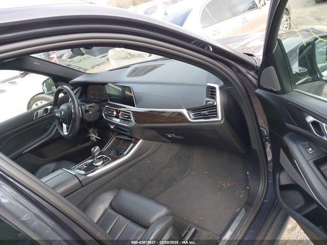 2021 BMW X5 5UXCR6C09M9F47644 Photo 4