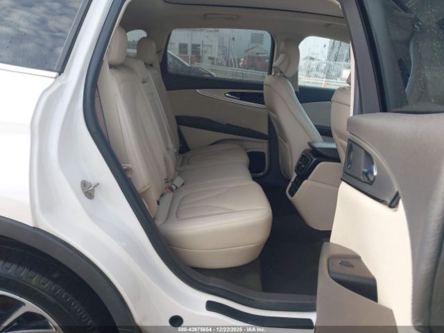 2019 LINCOLN NAUTILUS 2LMPJ8LP3KBL58357 Photo 7