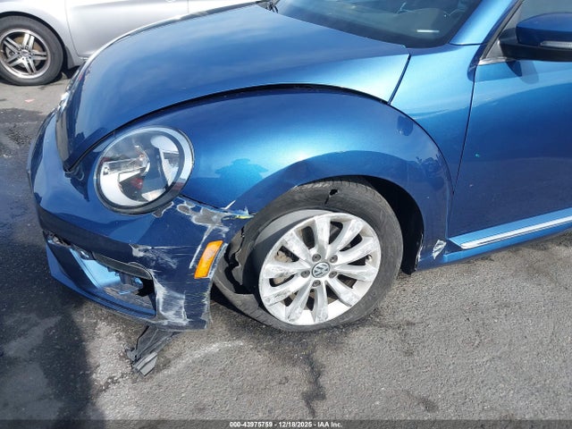 3VW5DAAT0JM515018 Volkswagen Beetle 2.0t Coast/2.0t S/2.0t Se