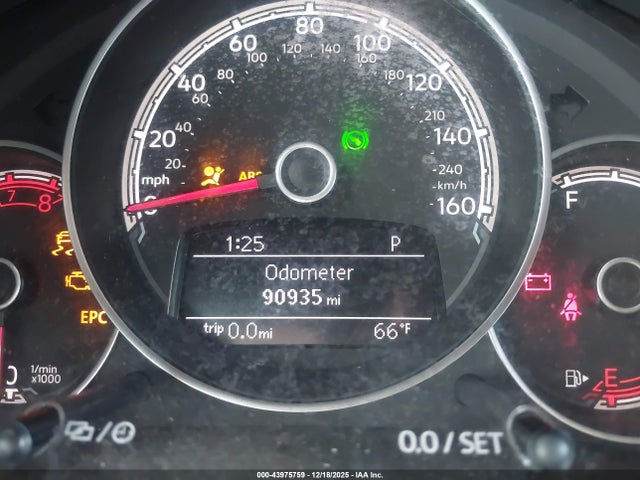 3VW5DAAT0JM515018 Volkswagen Beetle 2.0t Coast/2.0t S/2.0t Se