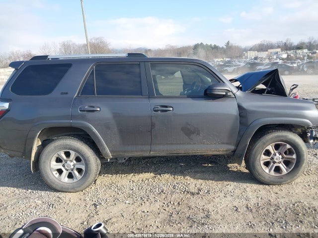JTEBU5JR3K5661126 Toyota 4RUNNER SR5