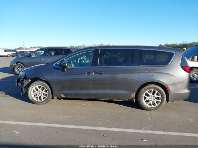 43975934 :رقم المزاد ، 2C4RC1CG2MR519740 vin ، 2021 Chrysler Voyager Lx مزاد بيع