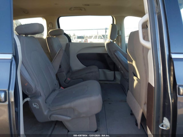 43975934 :رقم المزاد ، 2C4RC1CG2MR519740 vin ، 2021 Chrysler Voyager Lx مزاد بيع