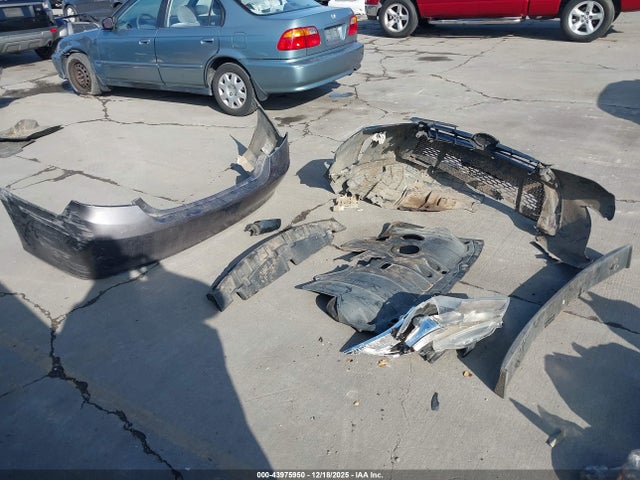 4T1BF1FK3FU483860 Toyota CAMRY SE