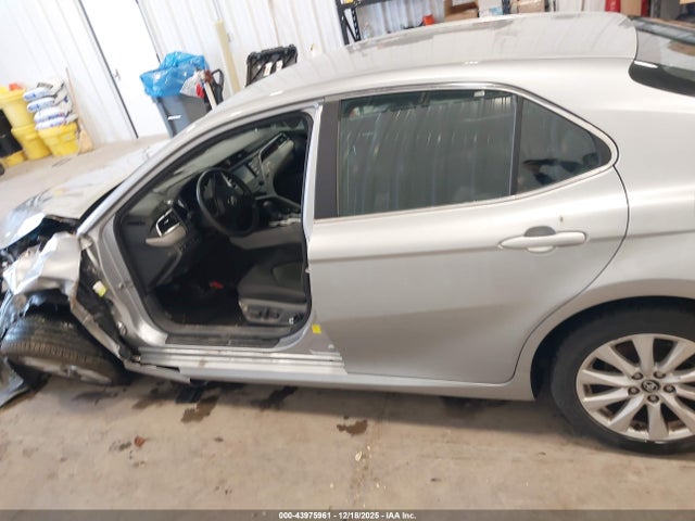 4T1B11HK3JU656166 Toyota CAMRY LE