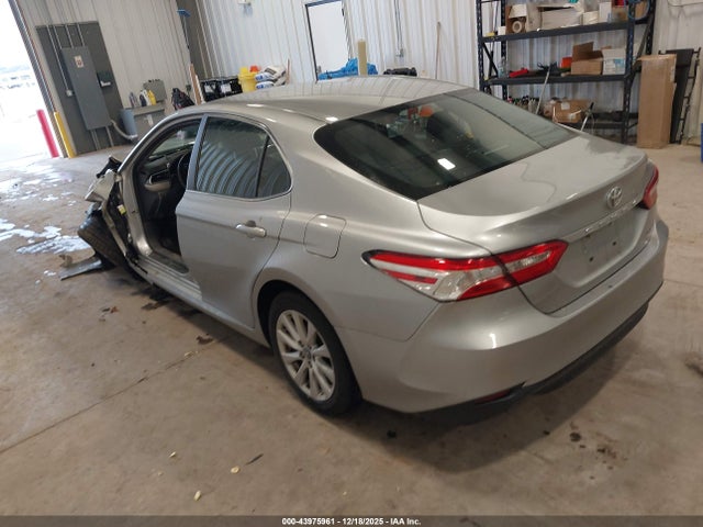 4T1B11HK3JU656166 Toyota CAMRY LE