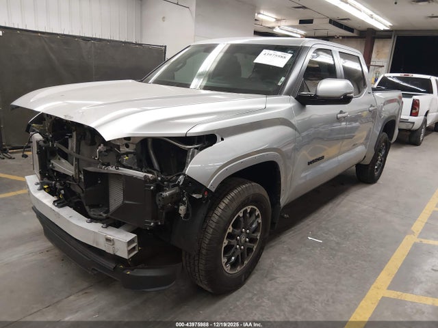 Toyota Tundra Sr5 2025 5TFLA5DB7SX293912 Image 2