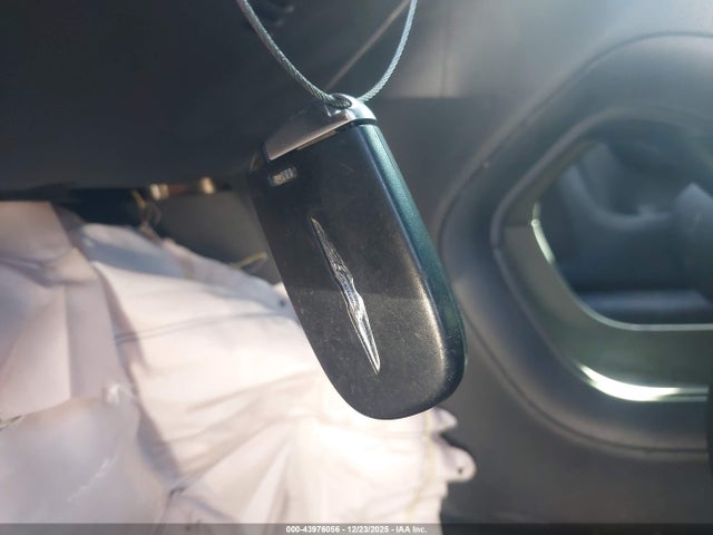 43976056 :رقم المزاد ، 1C3CCCBB8GN147155 vin ، 2016 Chrysler 200 S مزاد بيع