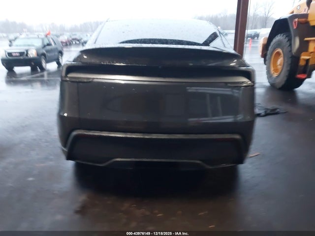 Продажа на аукционе авто 2026 Tesla Model Y Premium Rear-wheel Drive, vin: 7SAYGDED4TA589268, номер лота: 43976149