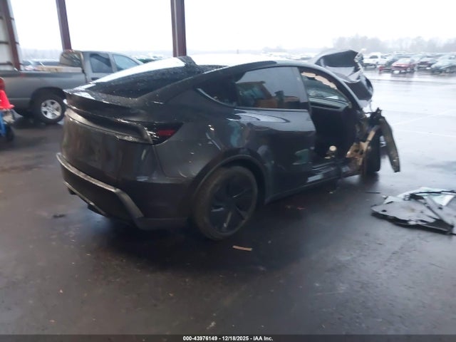Продажа на аукционе авто 2026 Tesla Model Y Premium Rear-wheel Drive, vin: 7SAYGDED4TA589268, номер лота: 43976149