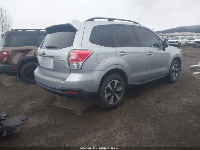 2017 SUBARU FORESTER JF2SJAEC6HH535993 Photo 3