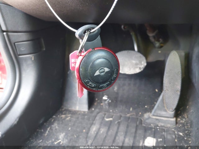 2010 MINI COOPER WMWMF3C59ATZ66062 Photo 10