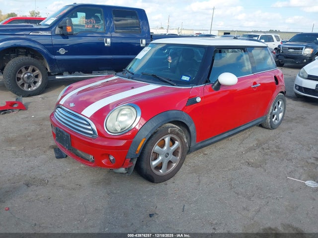 2010 MINI COOPER WMWMF3C59ATZ66062 Photo 1