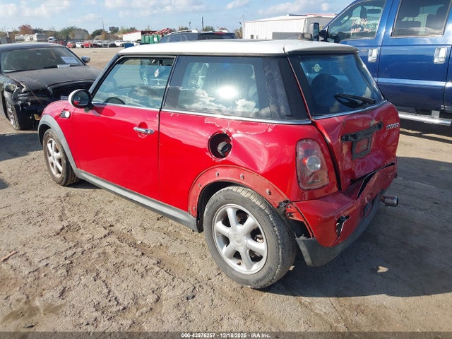 2010 MINI COOPER WMWMF3C59ATZ66062 Photo 5