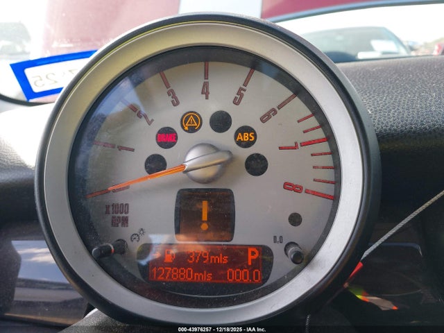 2010 MINI COOPER WMWMF3C59ATZ66062 Photo 6