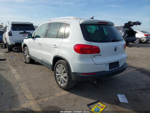 WVGAV7AX6GW602365 Volkswagen TIGUAN SE