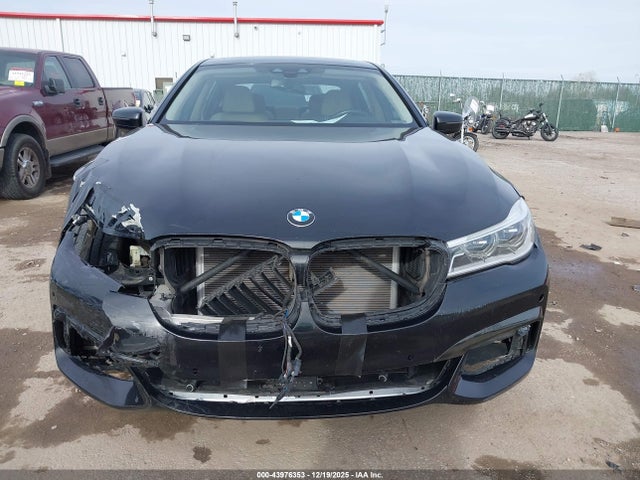 BMW 750i 2018 WBA7F0C57JGM23023 Image 13