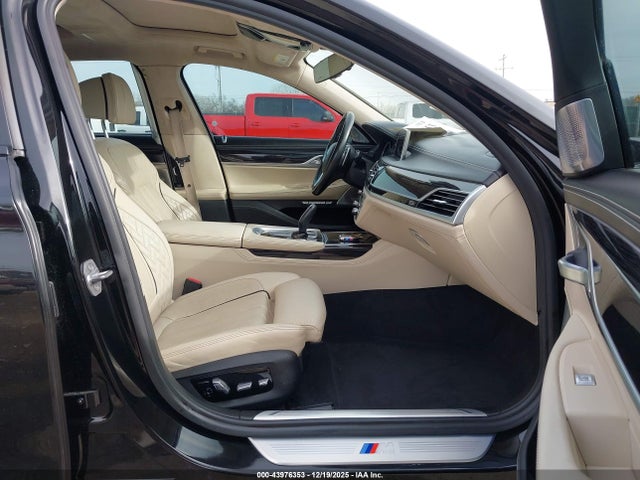 2018 BMW 750I WBA7F0C57JGM23023 Photo 4