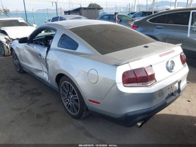 2011 FORD MUSTANG 1ZVBP8CF2B5156255 Photo 2
