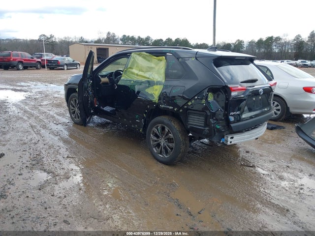 2022 TOYOTA RAV4 HYBRID JTMB6RFVXND064237 Photo 2