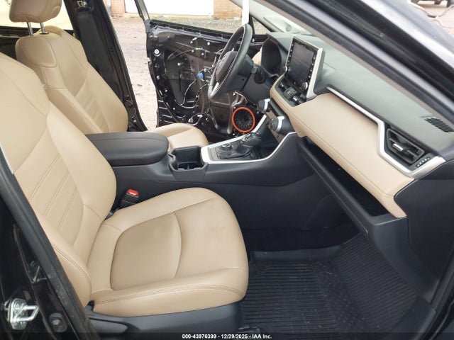 2022 TOYOTA RAV4 HYBRID JTMB6RFVXND064237 Photo 4