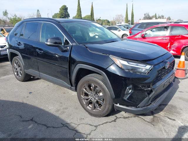 Toyota Rav4 Hybrid Xle Premium 2023 JTMB6RFV2PD095341 main image