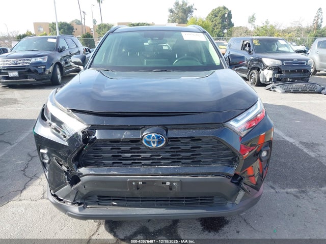 Toyota Rav4 Hybrid Xle Premium 2023 JTMB6RFV2PD095341 Image 12
