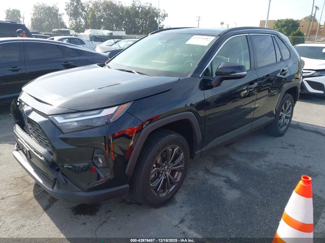 Toyota Rav4 Hybrid Xle Premium 2023 JTMB6RFV2PD095341 Image 2